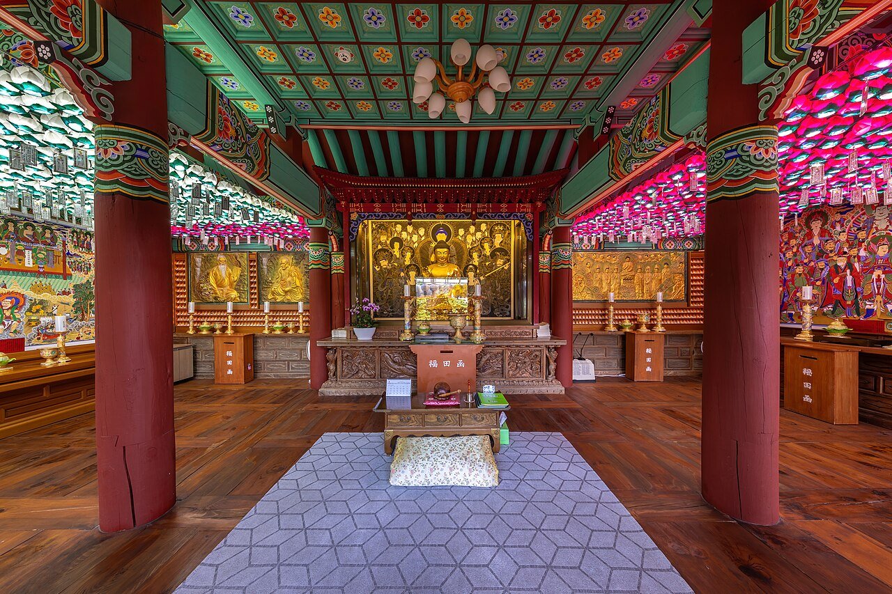 石窟庵佛教寺庙殿堂内部
