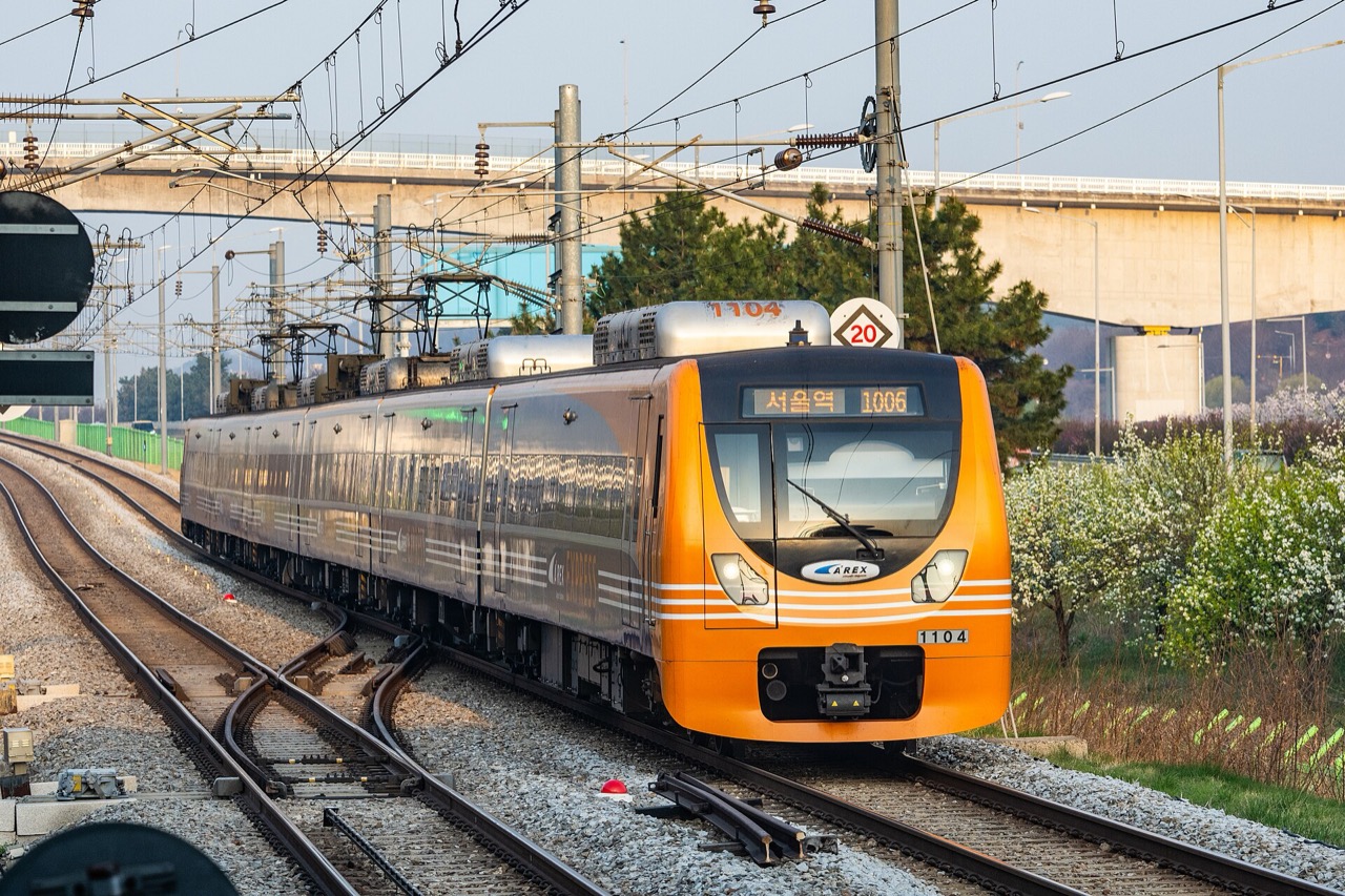 Incheon Airport to Seoul: AREX Train, Bus & Taxi (2026)