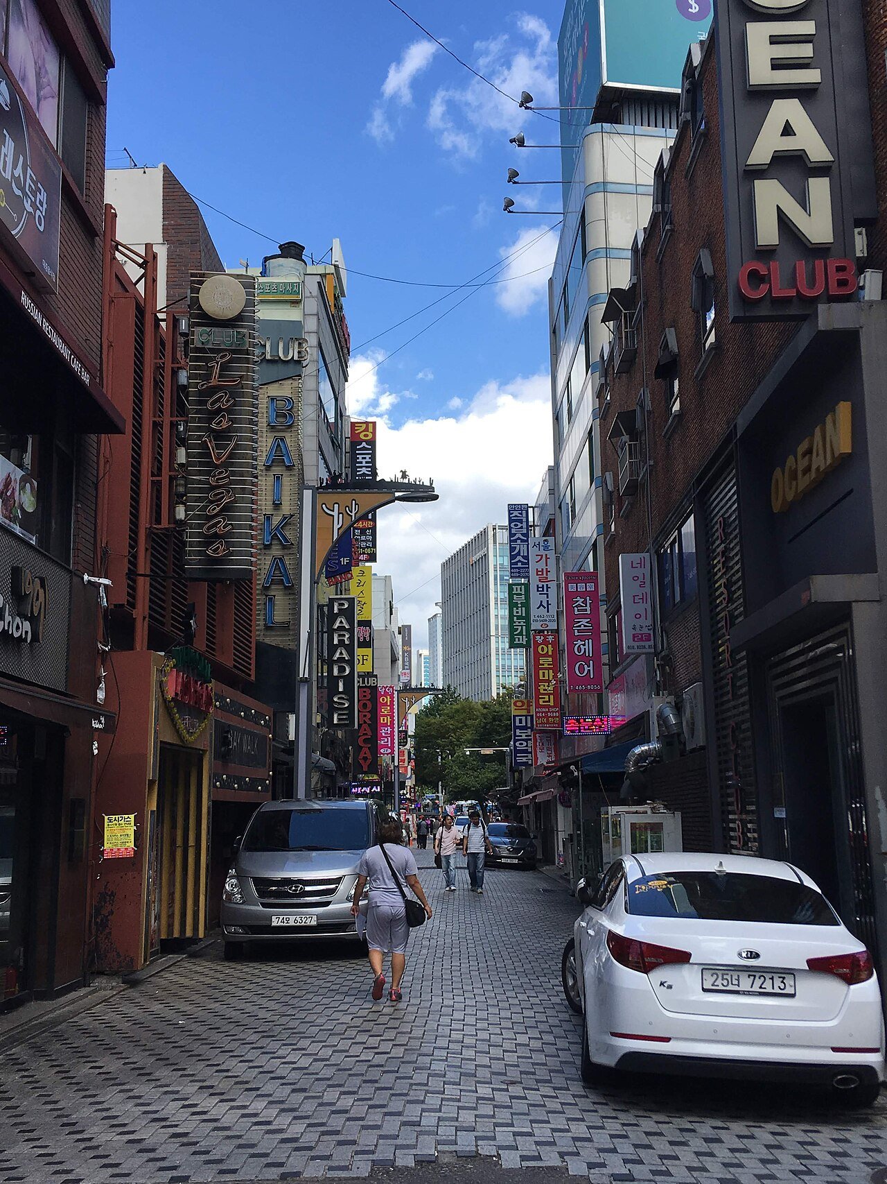 釜山站紧邻的东区街景